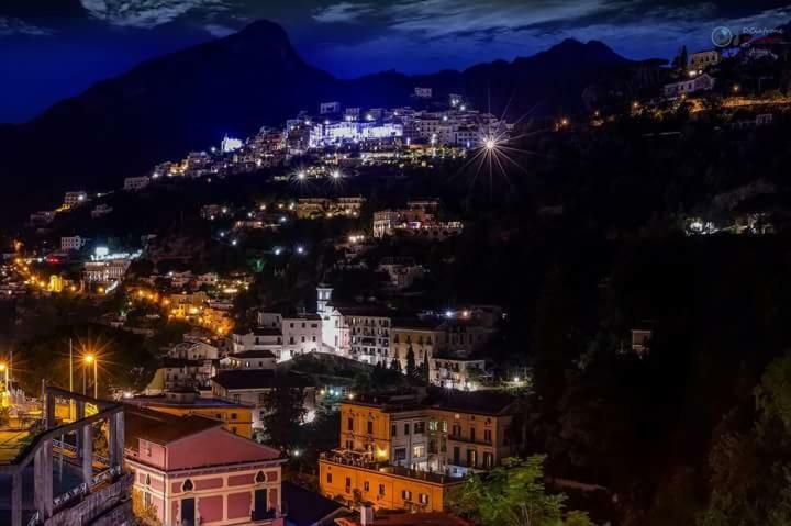 Sentiero Di Costiera Bed & Breakfast Vietri Dış mekan fotoğraf